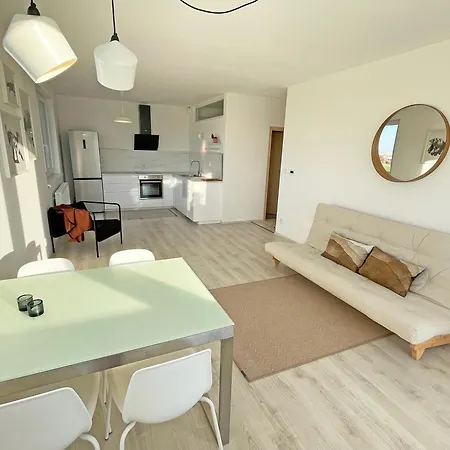 شقة For 4 With Balcony & High Tatras View, Free Parking *