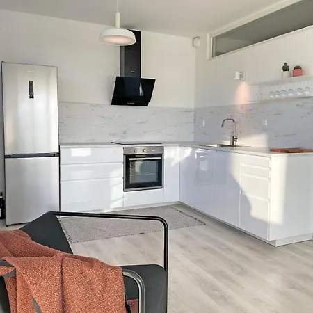 Appartement For 4 With Balcony & High Tatras View, Free Parking Poprad