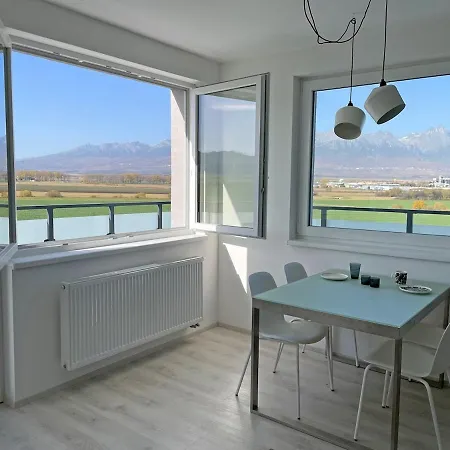 For 4 With Balcony & High Tatras View, Free Parking شقة *